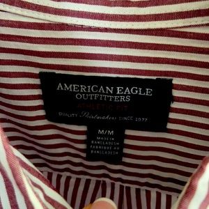 American eagle size m maroon and white strip